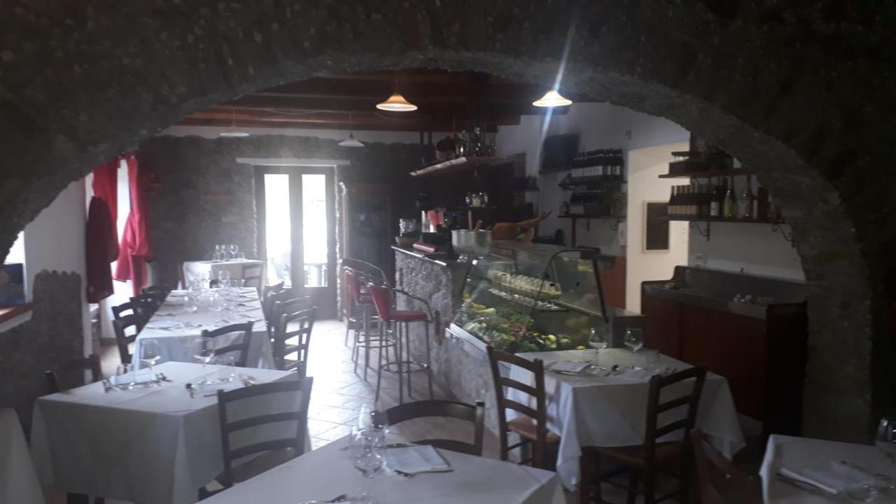 Taverna Del Dolmen Millesimo Kültér fotó