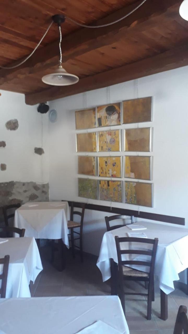 Taverna Del Dolmen Millesimo Kültér fotó