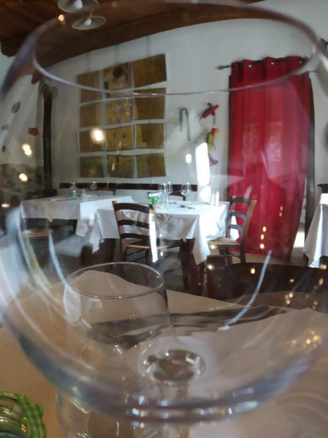 Taverna Del Dolmen Millesimo Kültér fotó